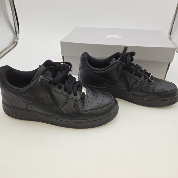 Nike Air Force 1 Low Triple Black CW2288-001 Men’s Size 8 Sneakers - Picture 3 of 9